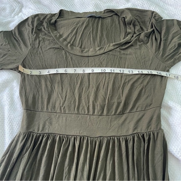 Maxi Jumpsuit in Forest Green with Empire Waist and Flowing Pants - Picture 5 of 6